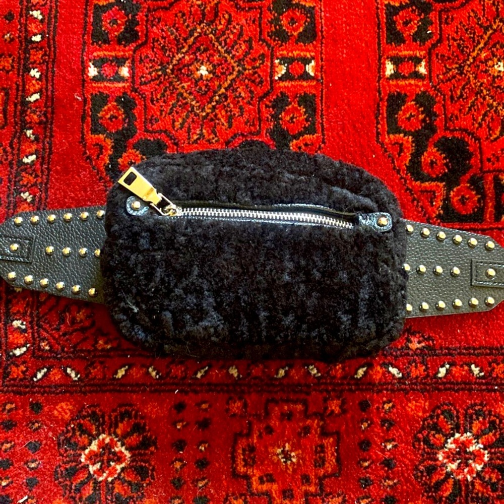 Fur Belt bag🖤